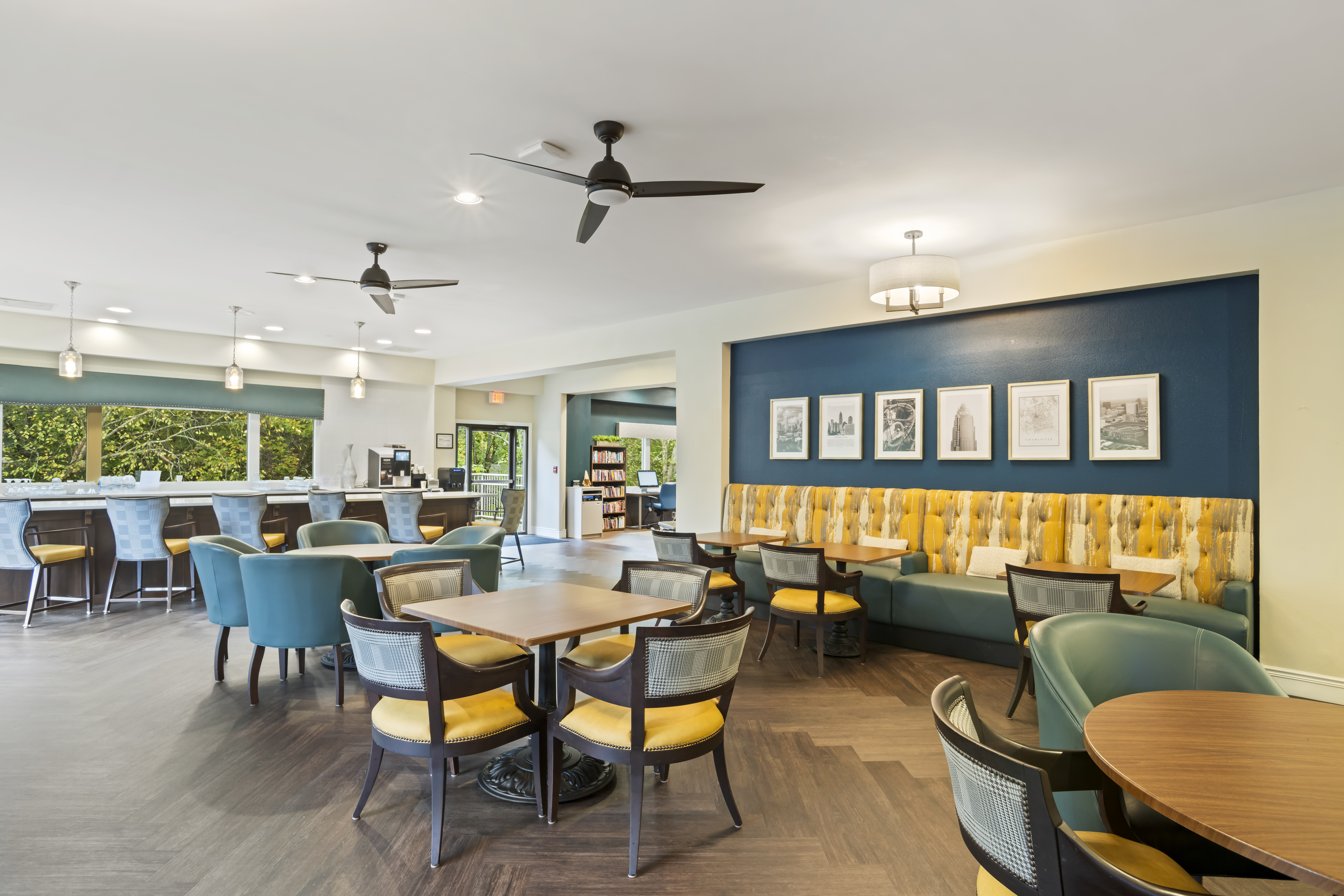 carriage-club-cafe